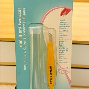 TWEEZERMAN Mini Slant Tweezer-yellow-pocket size version of Award winner slant